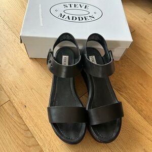 Steve Madden Platform sandals